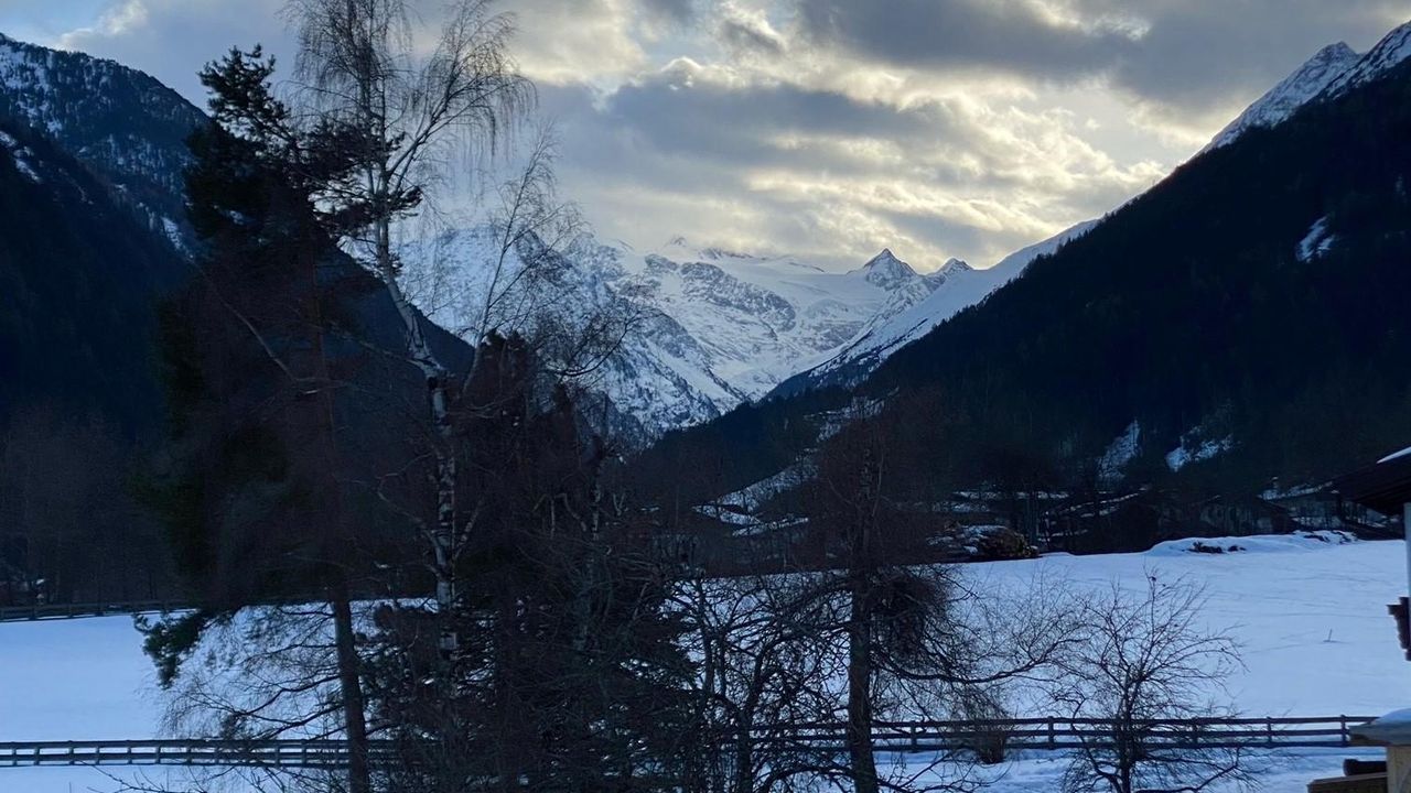 Gletscherblick_Balkonblick Gletscherblick_Balkonblick